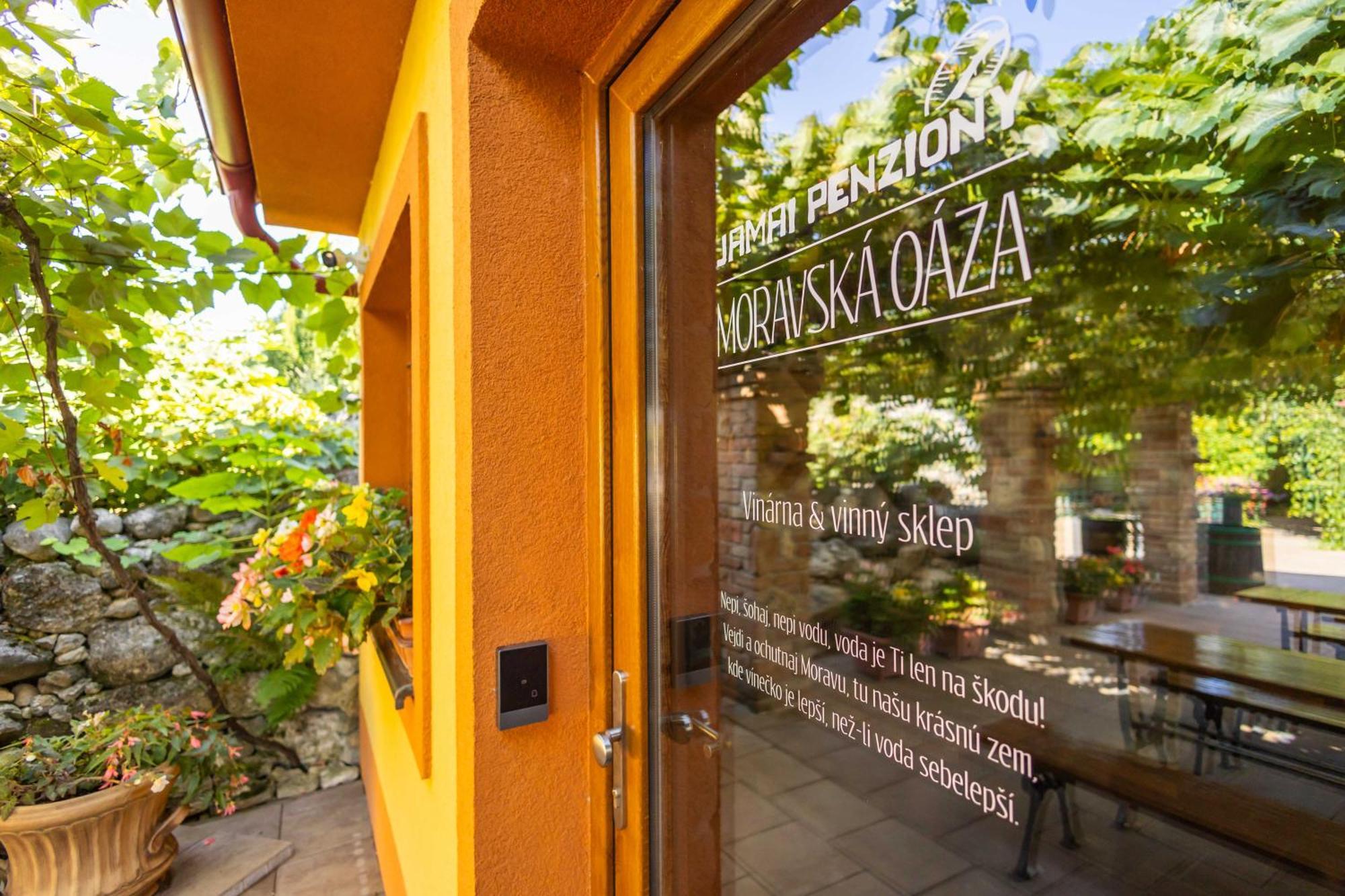 Penzion Moravska Oaza Valtice Exterior photo